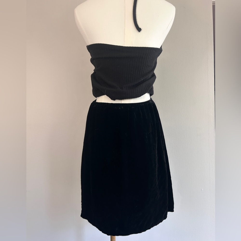 VINTAGE EDDIE BAUER 90s Black Silk Velvet Mini Skirt Whimsigoth Grunge | Size S - Picture 5 of 9